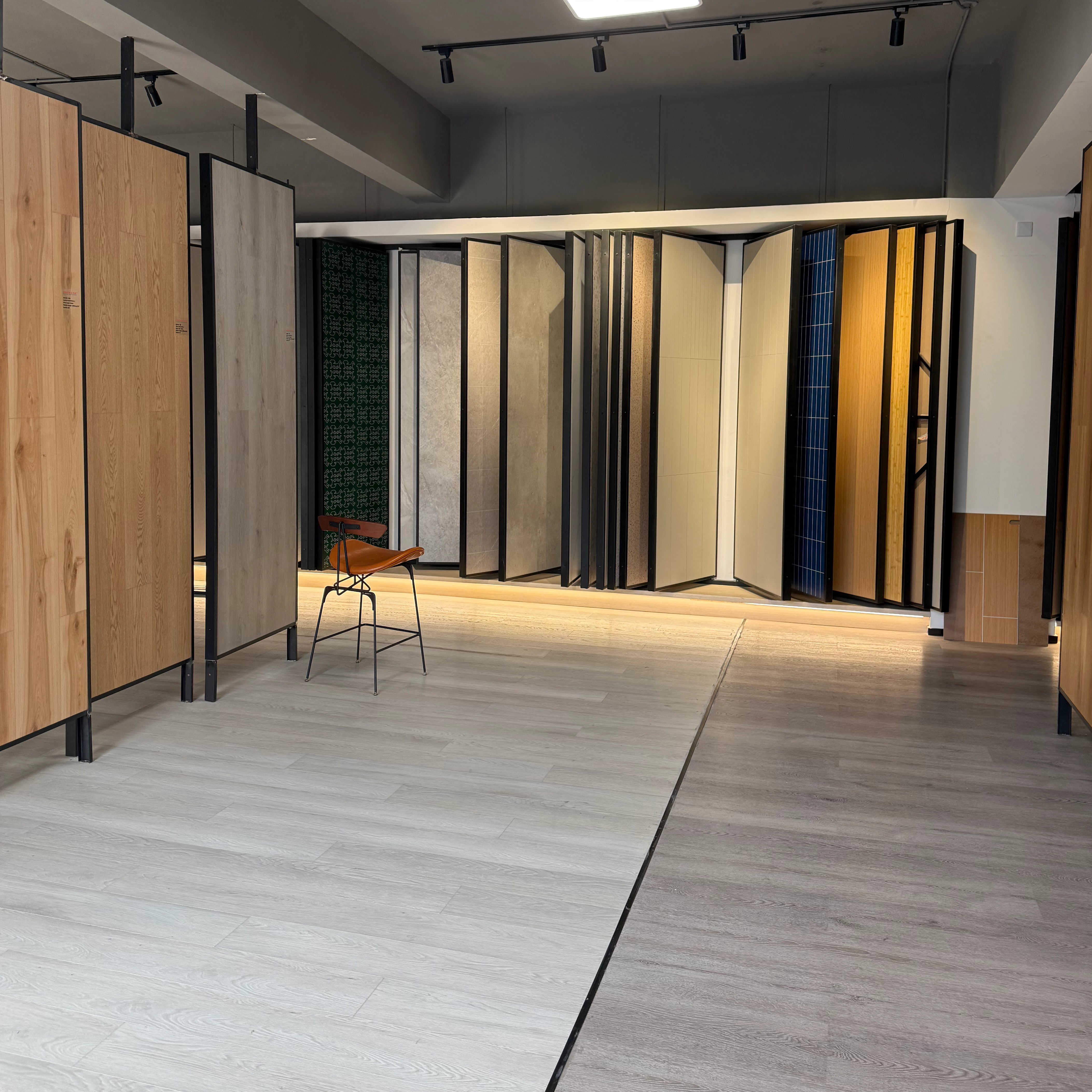 PVC Click Vinyl Flooring (LVT/SPC) Proluxe Manufacturer